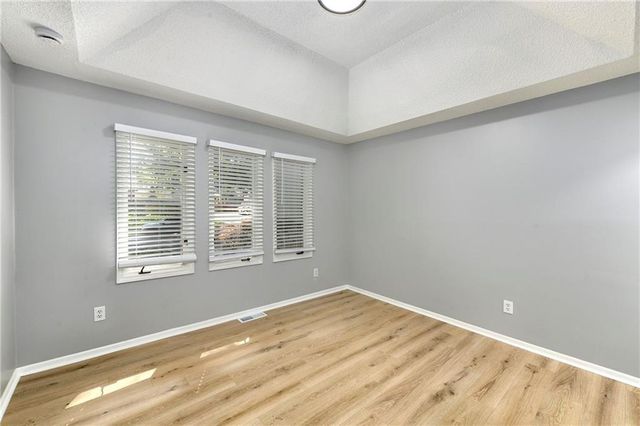 1912 NW Manor Drive, Blue Springs, MO 64014