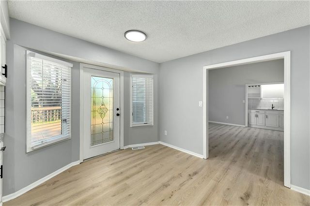 1912 NW Manor Drive, Blue Springs, MO 64014