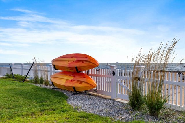 28 Toffee Lane, Madison, CT 06443