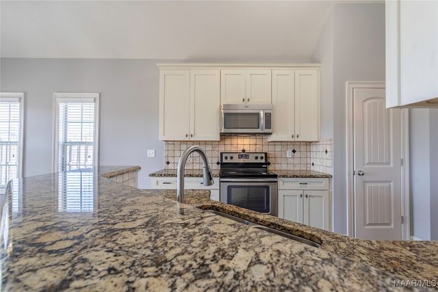 8740 PEMBERTON Park, Montgomery, AL 36117