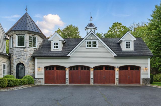 34 Carrington Drive, Greenwich, CT 06831