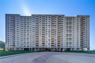 1 Bratenahl Place 901, Bratenahl, OH 44108