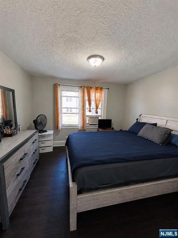 215 Totowa Avenue, Paterson, NJ 07522