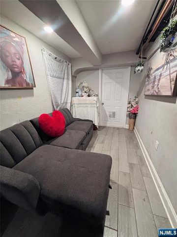 215 Totowa Avenue, Paterson, NJ 07522