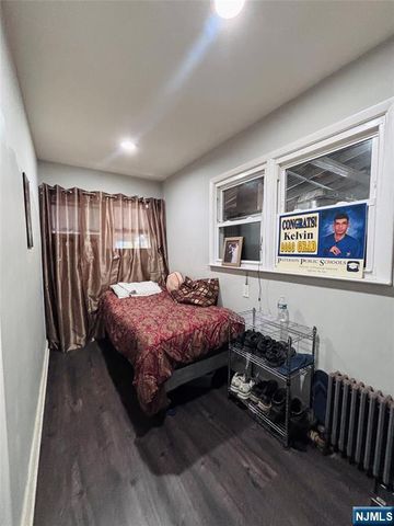 215 Totowa Avenue, Paterson, NJ 07522
