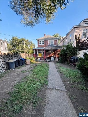 215 Totowa Avenue, Paterson, NJ 07522