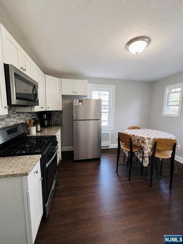 215 Totowa Avenue, Paterson, NJ 07522