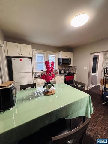 215 Totowa Avenue, Paterson, NJ 07522