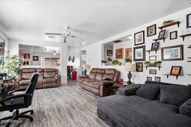 6042 W ENCINAS Lane, Phoenix, AZ 85043
