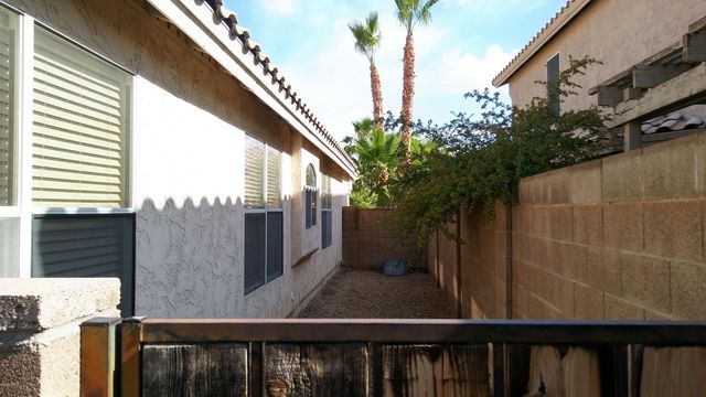 3327 E Brookwood Court, Phoenix, AZ 85048