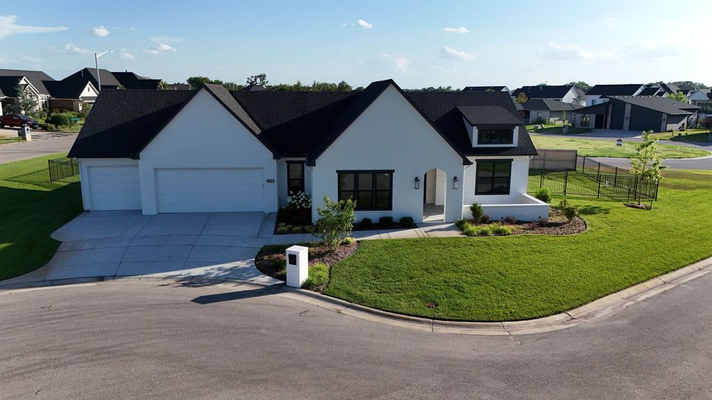 4622 W Emerald Bay Cir, Wichita, KS 67205