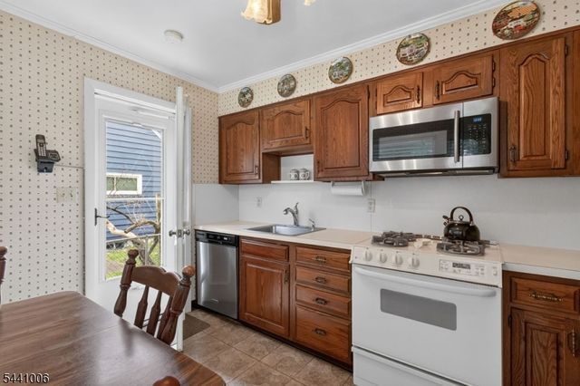 233 Terrill Rd, Fanwood Boro, NJ 07023