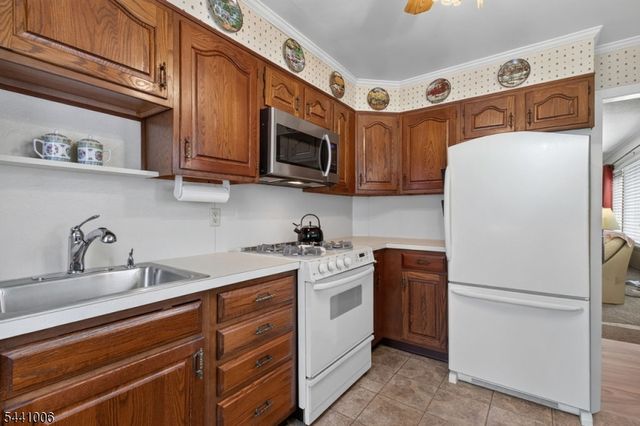 233 Terrill Rd, Fanwood Boro, NJ 07023