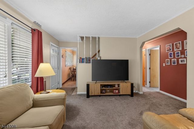233 Terrill Rd, Fanwood Boro, NJ 07023
