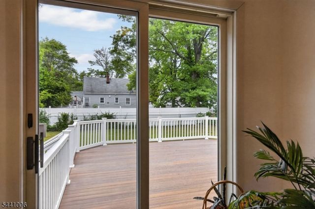 233 Terrill Rd, Fanwood Boro, NJ 07023