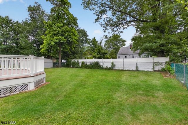 233 Terrill Rd, Fanwood Boro, NJ 07023