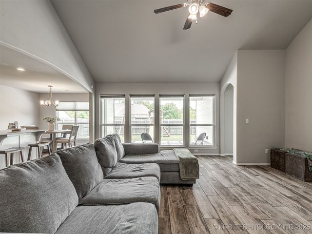 2008 E Union Street, Broken Arrow, OK 74011