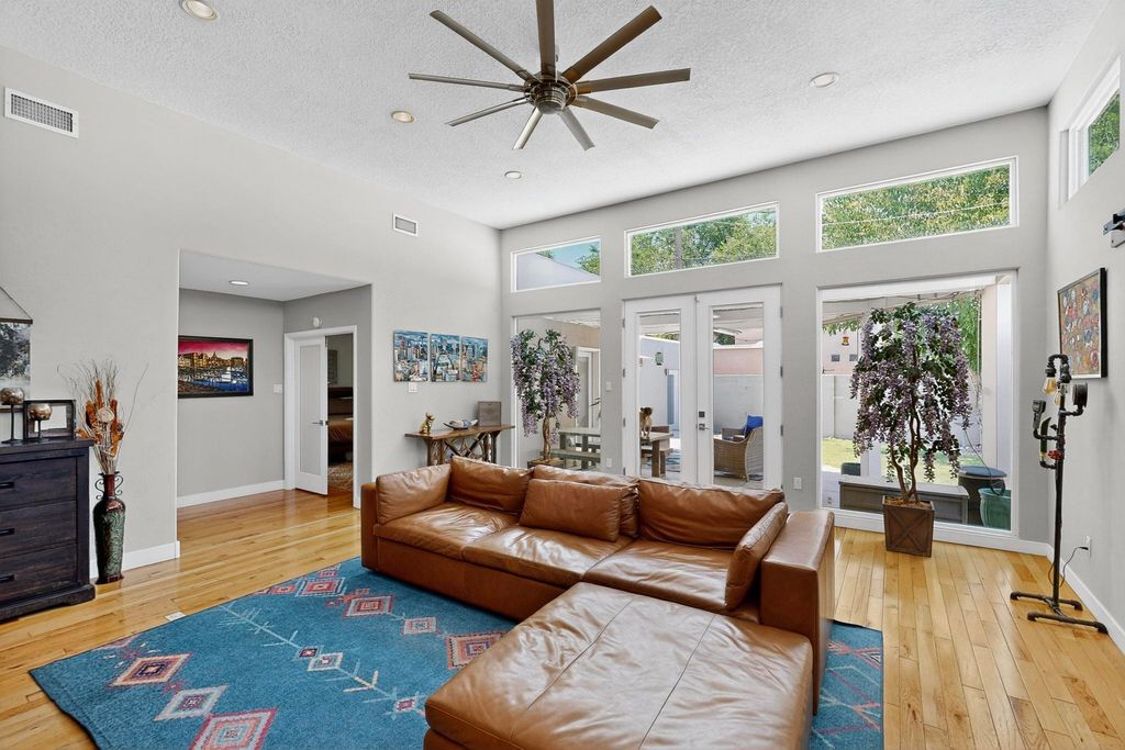 1508 San Carlos Road SW, Albuquerque, NM 87104