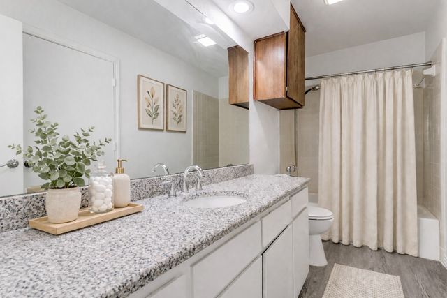 2121 Stone Moss Lane, Grapevine, TX 76051