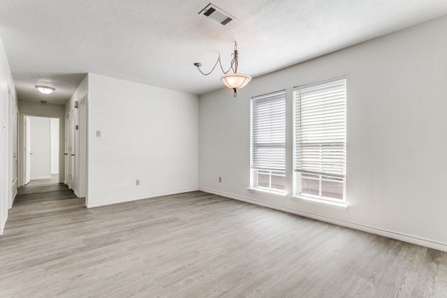 2121 Stone Moss Lane, Grapevine, TX 76051