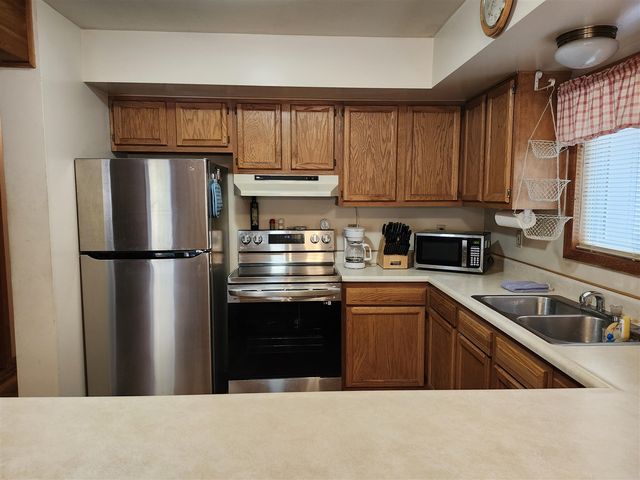 108 Deerwood Court, Roscommon, MI 48653