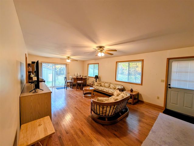 108 Deerwood Court, Roscommon, MI 48653