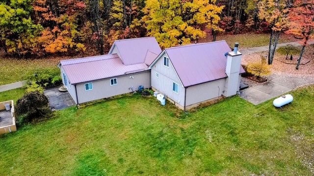108 Deerwood Court, Roscommon, MI 48653