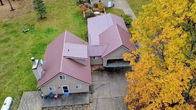 108 Deerwood Court, Roscommon, MI 48653
