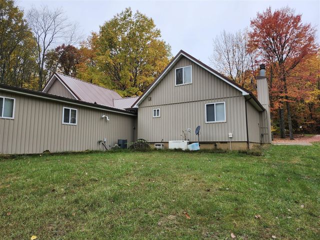 108 Deerwood Court, Roscommon, MI 48653