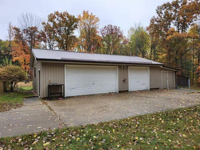 108 Deerwood Court, Roscommon, MI 48653