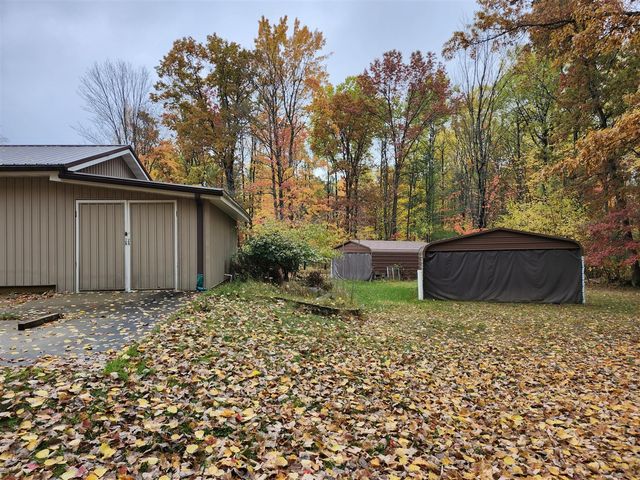 108 Deerwood Court, Roscommon, MI 48653