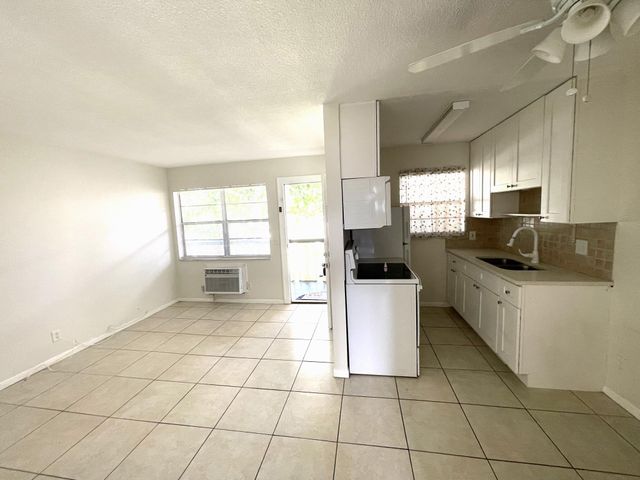 801 S Federal Hwy 114, Lake Worth Beach, FL 33460