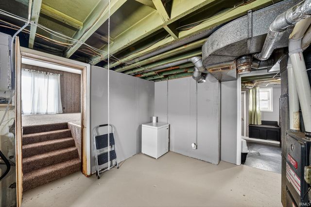 2424 Normandy Drive, Mishawaka, IN 46545