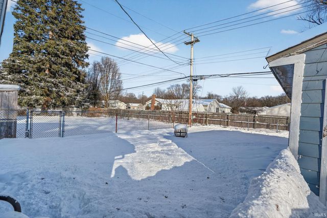 2424 Normandy Drive, Mishawaka, IN 46545