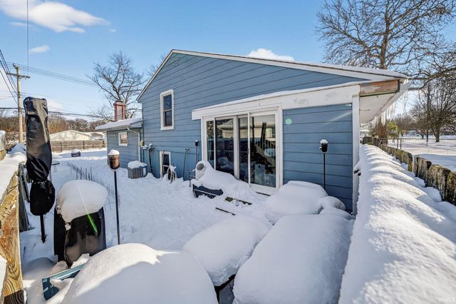 2424 Normandy Drive, Mishawaka, IN 46545