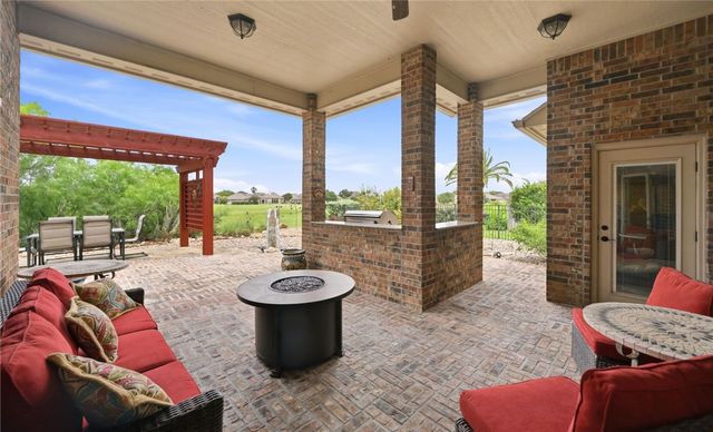 6410 Coronation Dr, Corpus Christi, TX 78414