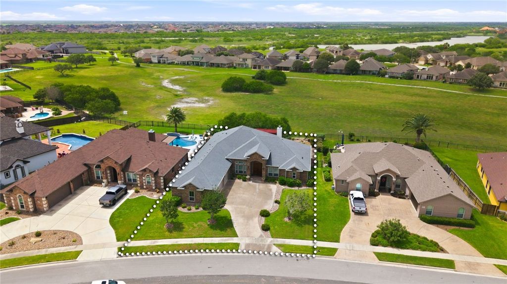 6410 Coronation Dr, Corpus Christi, TX 78414 — photo 2