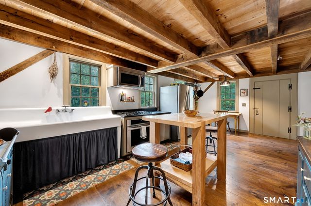 25 Old Turnpike Road, Mansfield, CT 06268