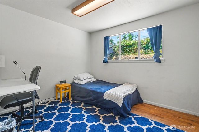 5669 Kitsap Way, Bremerton, WA 98312