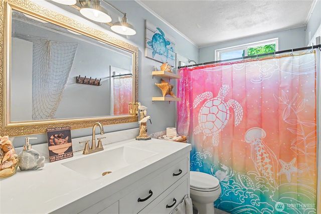 5669 Kitsap Way, Bremerton, WA 98312