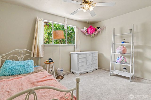 5669 Kitsap Way, Bremerton, WA 98312