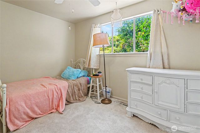 5669 Kitsap Way, Bremerton, WA 98312