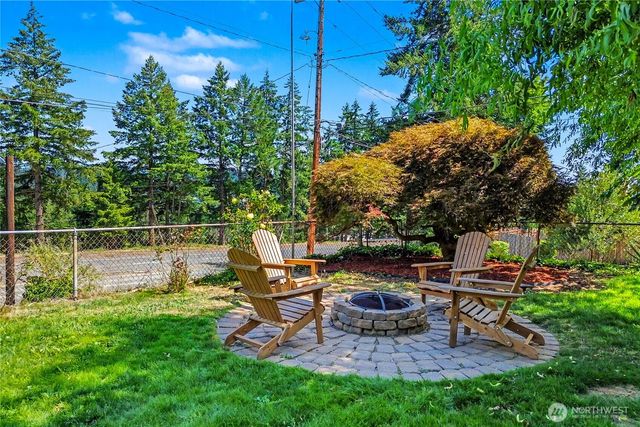 5669 Kitsap Way, Bremerton, WA 98312