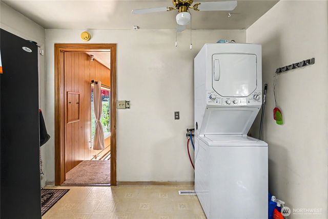 5669 Kitsap Way, Bremerton, WA 98312