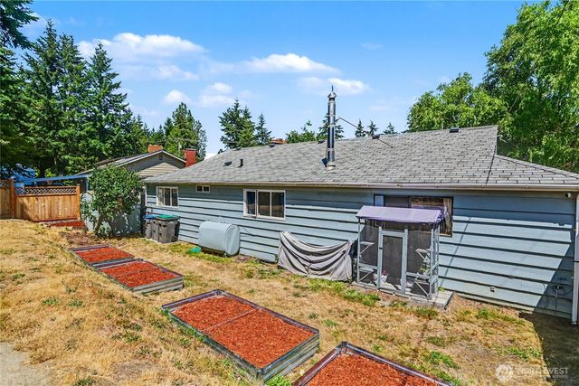 5669 Kitsap Way, Bremerton, WA 98312