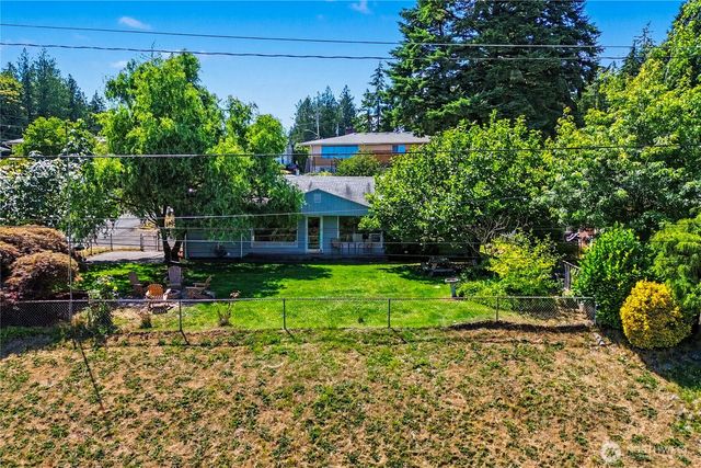 5669 Kitsap Way, Bremerton, WA 98312