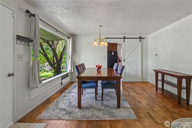 5669 Kitsap Way, Bremerton, WA 98312