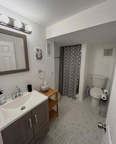 3816 N Pacific Avenue, Chicago, IL 60634