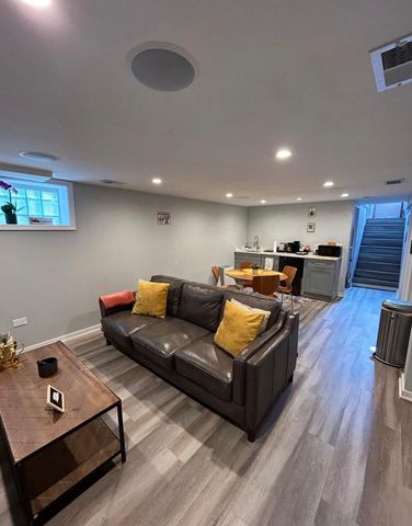 3816 N Pacific Avenue, Chicago, IL 60634