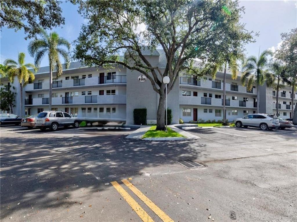 8305 NW 61st Street C209, Tamarac, FL 33321